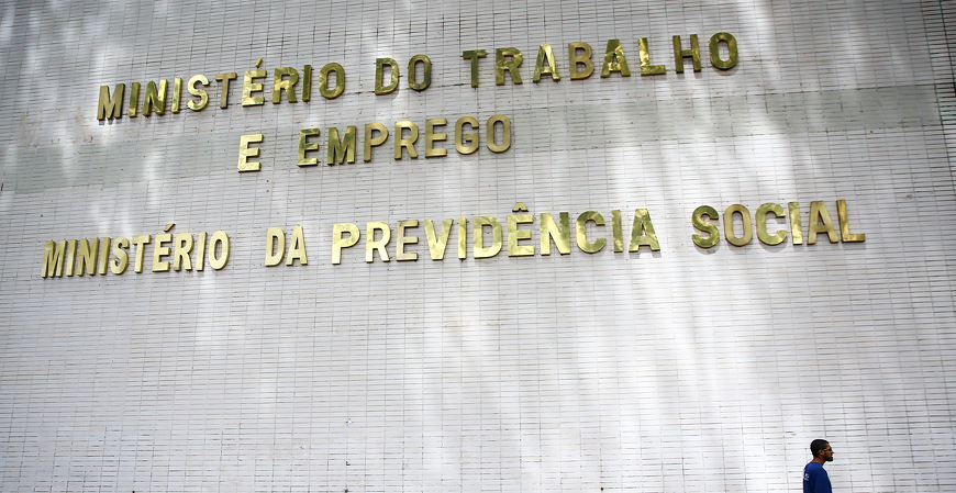MTE adia para março de 2026 regra que altera trabalho aos feriados; medida já foi prorrogada quatro vezes